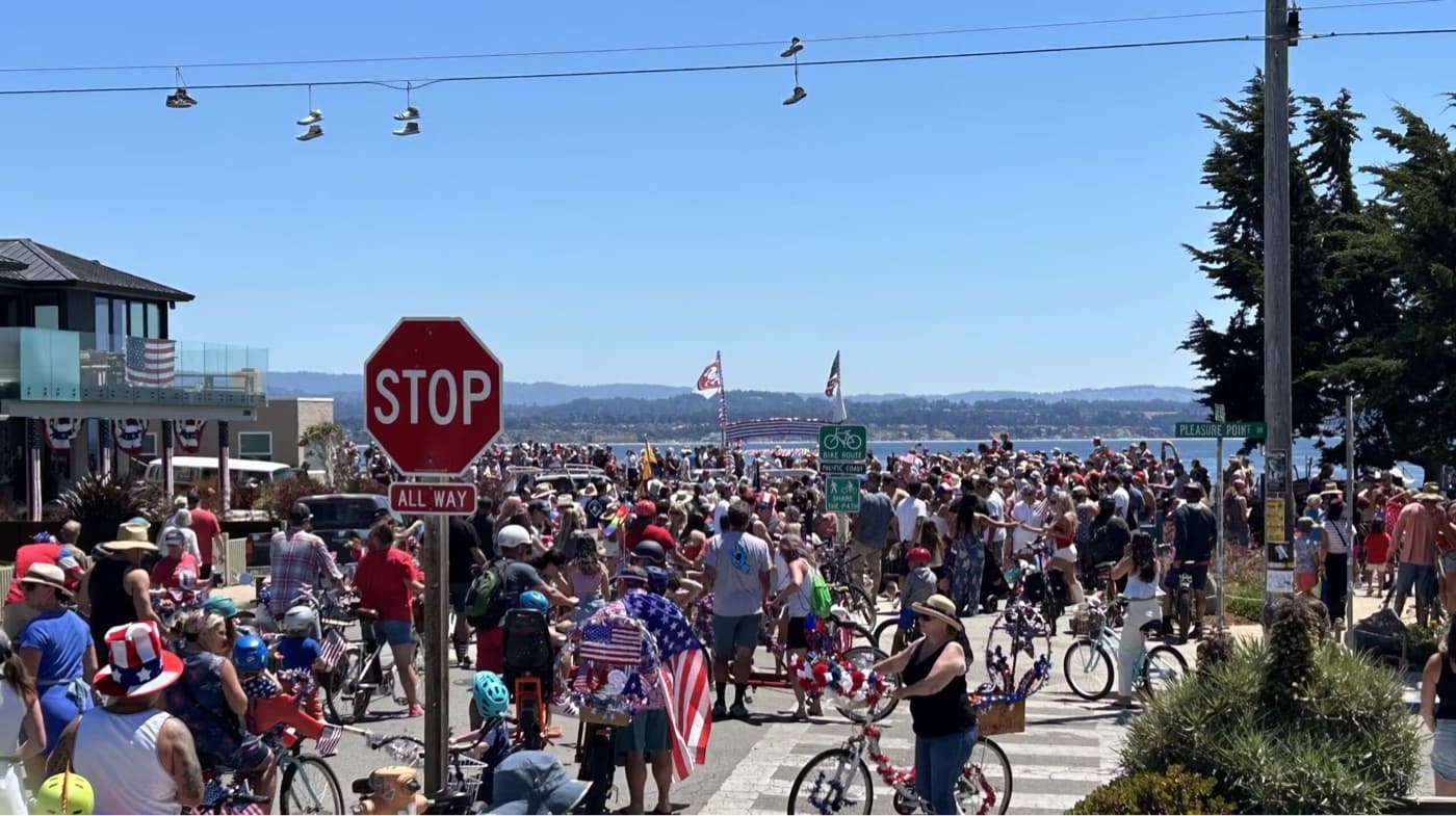 A huge crowd gathered next to Pleasure Point Park to show off their patriotism